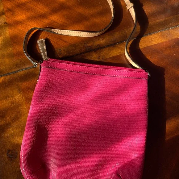 Guess Fuchsia Crossbody Bag - Picture 4 of 6